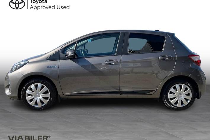 Bronze Toyota Yaris fra 2018