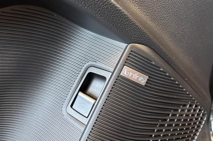 Sort BYD Seal U fra 2024