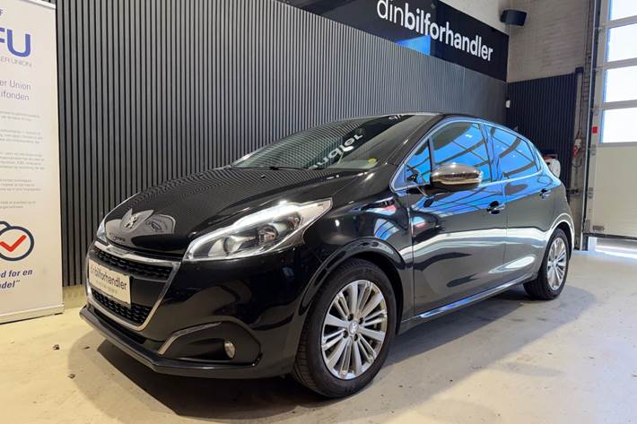 Sort Peugeot 208 fra 2018