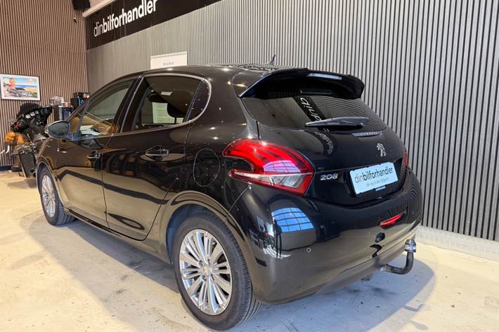 Sort Peugeot 208 fra 2018