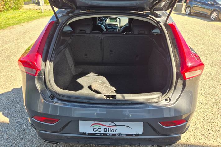 Grøn Volvo V40 fra 2013