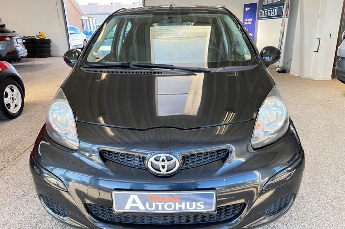 Sort Toyota Aygo fra 2011