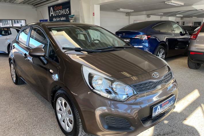 Brun Kia Rio fra 2011