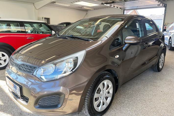 Brun Kia Rio fra 2011