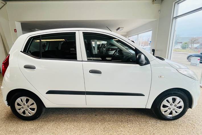 Hvid Hyundai i10 fra 2012