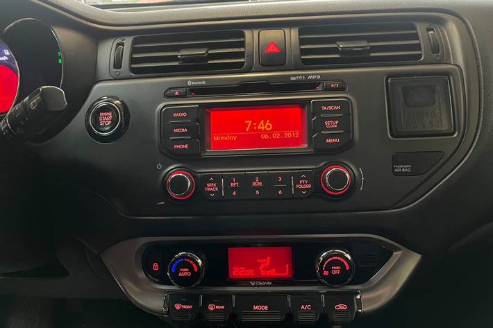 Sort Kia Rio fra 2013