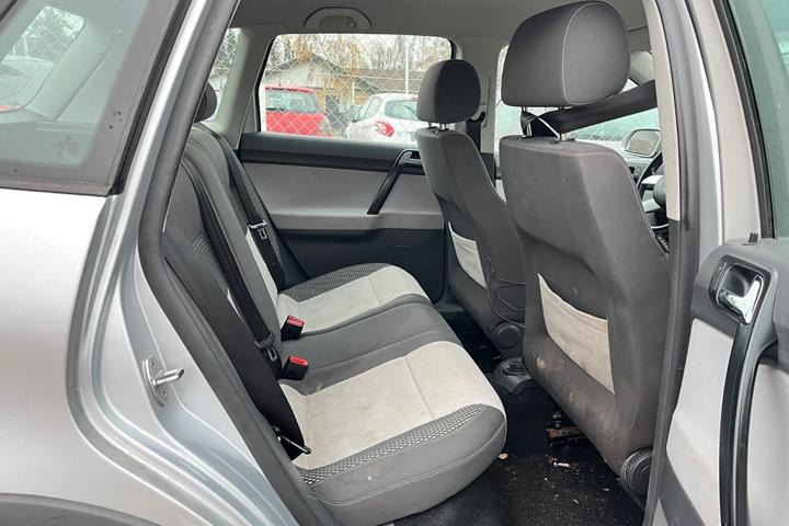 Sølv VW Polo Cross fra 2006 set indefra