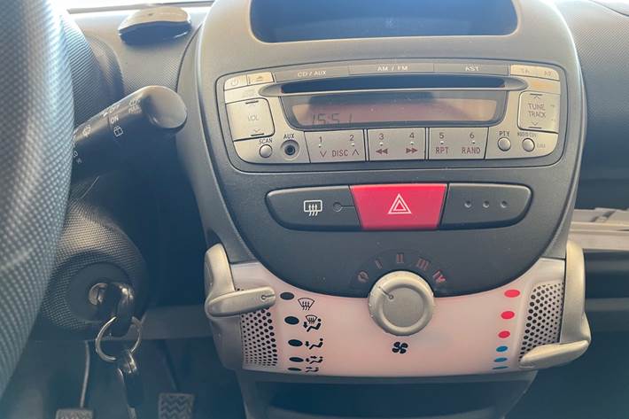 Rød Toyota Aygo fra 2010