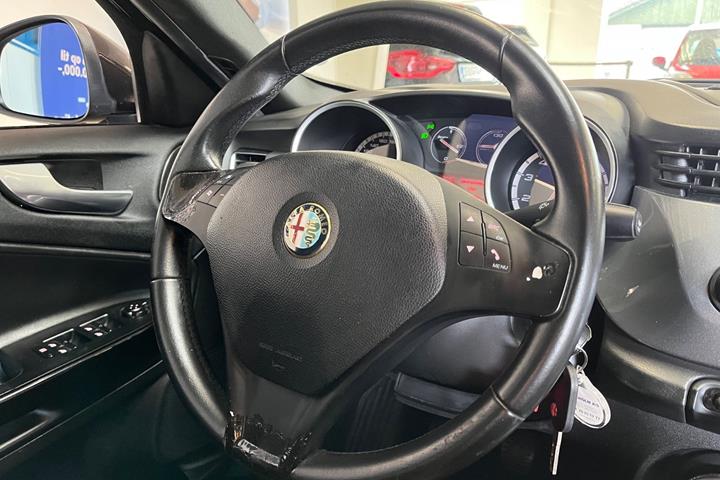 Sort Alfa Romeo Giulietta fra 2011
