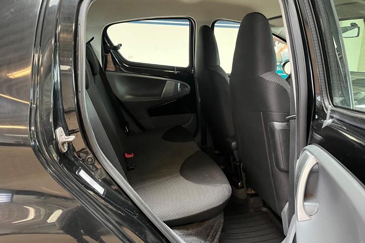 Sort Toyota Aygo fra 2011