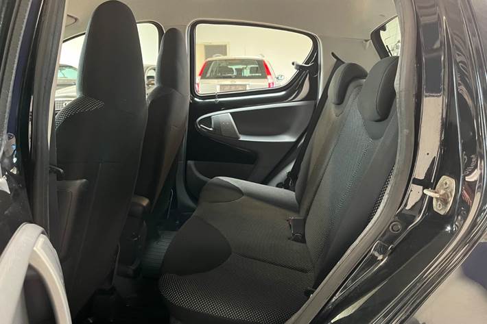 Sort Toyota Aygo fra 2011