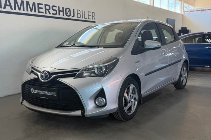 Sølv Toyota Yaris fra 2014