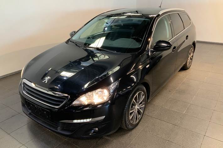 Sort Peugeot 308 fra 2015 set udefra
