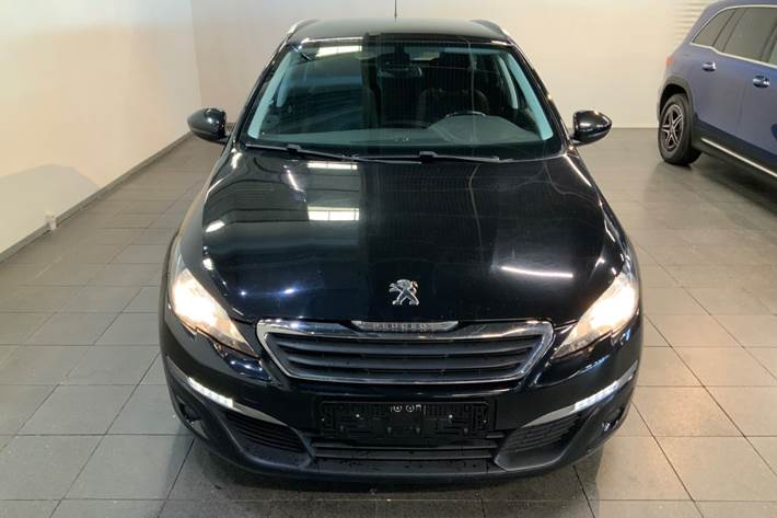 Sort Peugeot 308 fra 2015