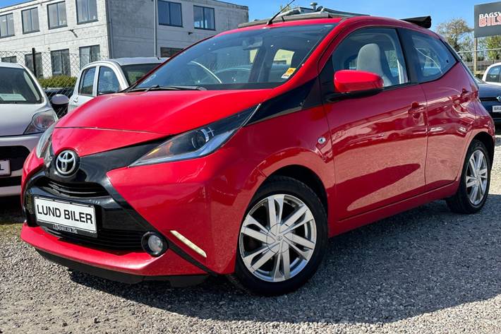Rød Toyota Aygo fra 2016