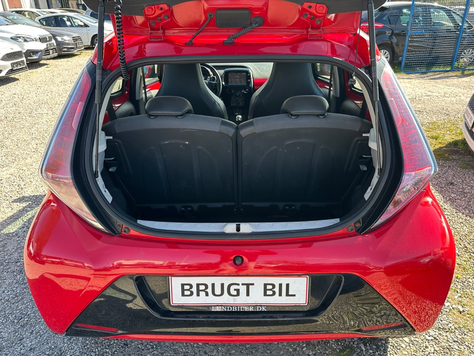 Rød Toyota Aygo fra 2016