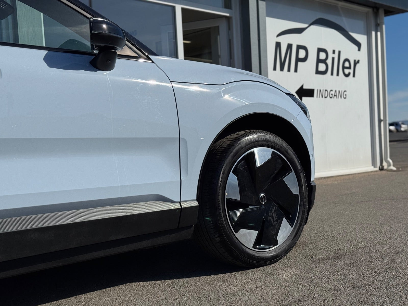 Blå Volvo EX30 fra 2024