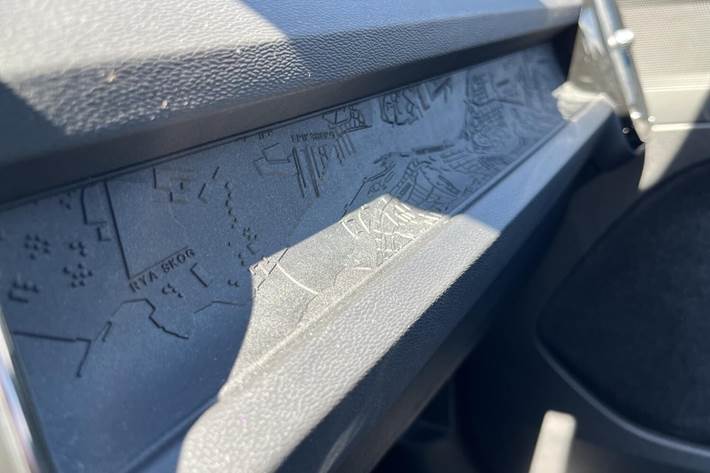 Grå Volvo EX40 fra 2025