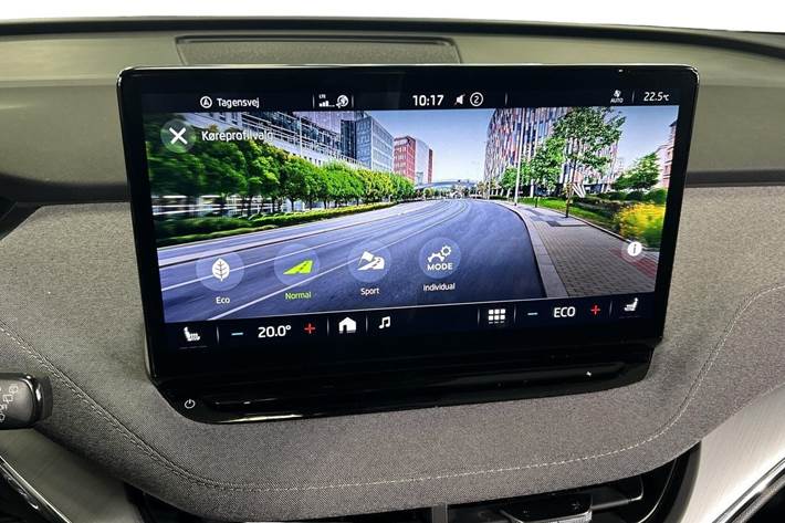 Hvid Skoda Enyaq fra 2024