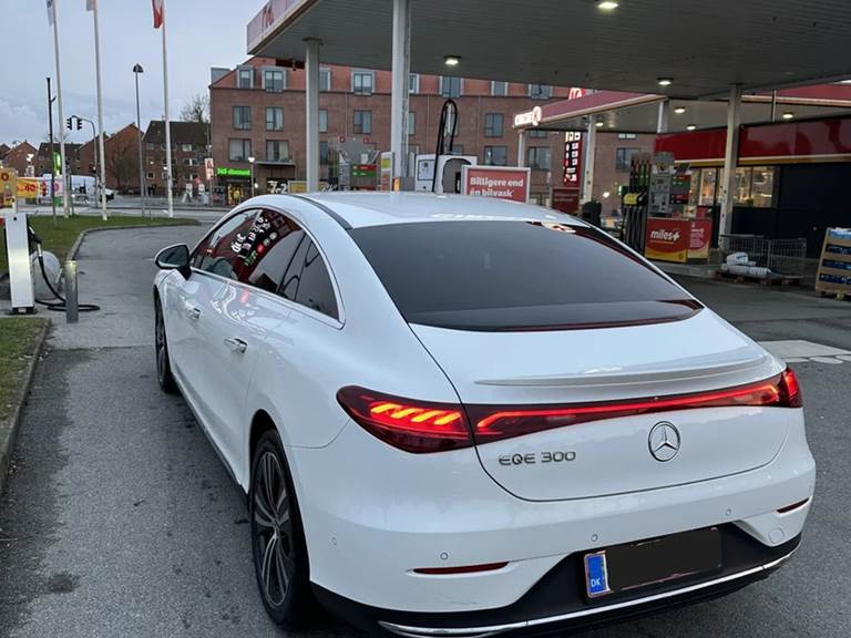 Mercedes EQE300 Electric Art