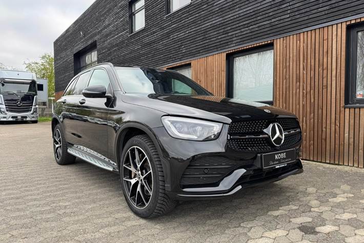 Sort Mercedes GLC300 de fra 2021