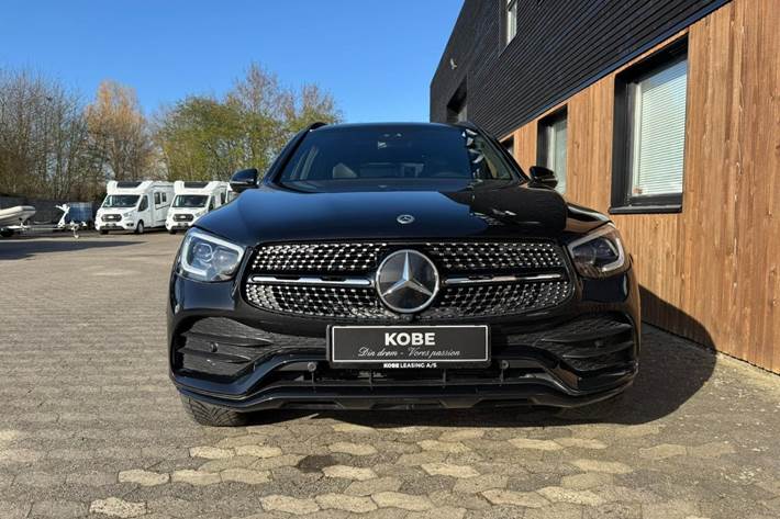 Sort Mercedes GLC300 de fra 2021