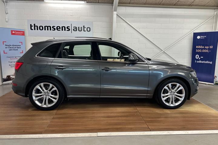 Grå Audi SQ5 fra 2015