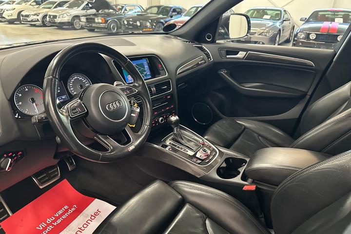 Grå Audi SQ5 fra 2015