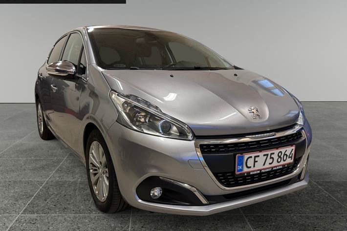 Sølv Peugeot 208 fra 2019