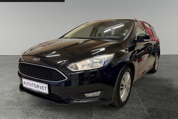 Sort Ford Focus fra 2015 set udefra