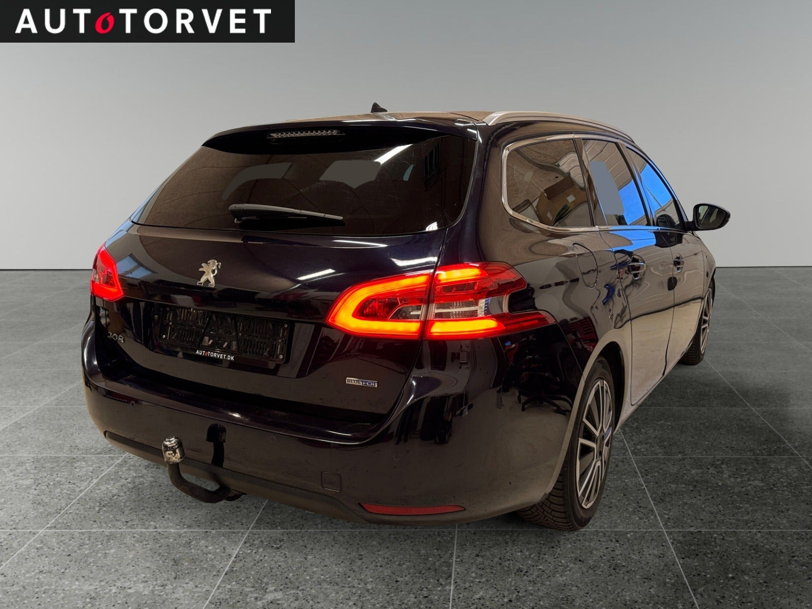 Blå Peugeot 308 fra 2015
