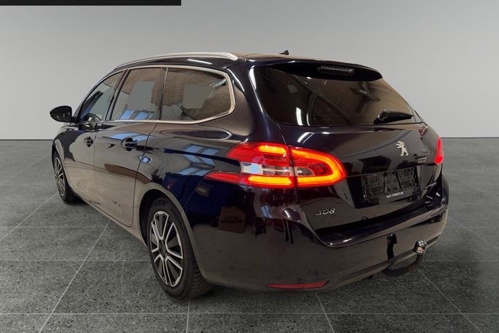 Blå Peugeot 308 fra 2015