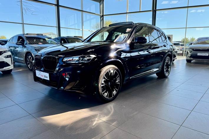 Sort BMW iX3 fra 2024