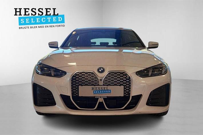 Hvid BMW i4 fra 2025