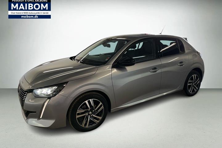 Sølv Peugeot 208 fra 2022 set udefra