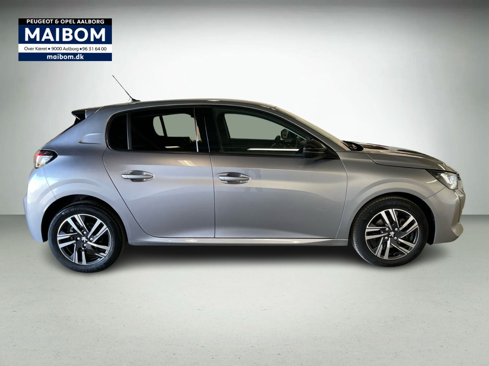 Sølv Peugeot 208 fra 2022