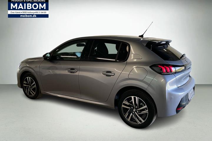 Sølv Peugeot 208 fra 2022