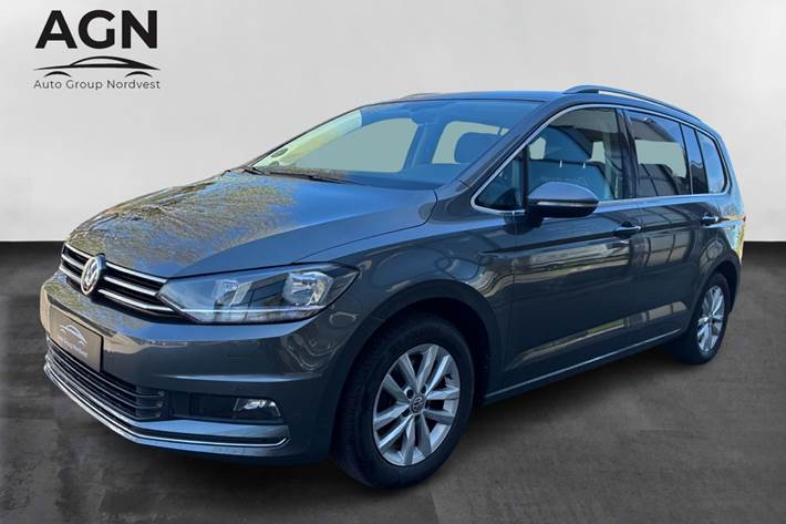 Grå VW Touran fra 2018