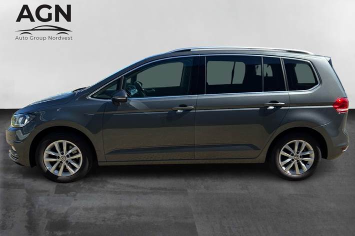 Grå VW Touran fra 2018