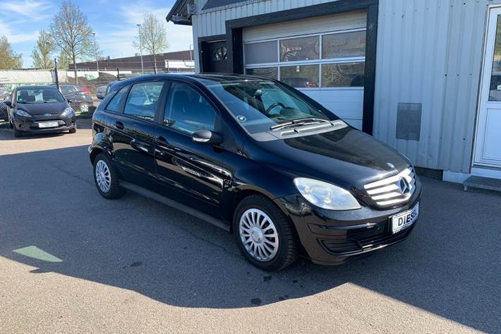 Sort Mercedes B180 fra 2007