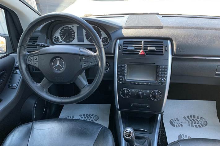 Sort Mercedes B180 fra 2007