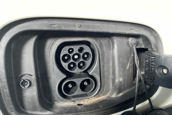 Beige BYD Dolphin fra 2024