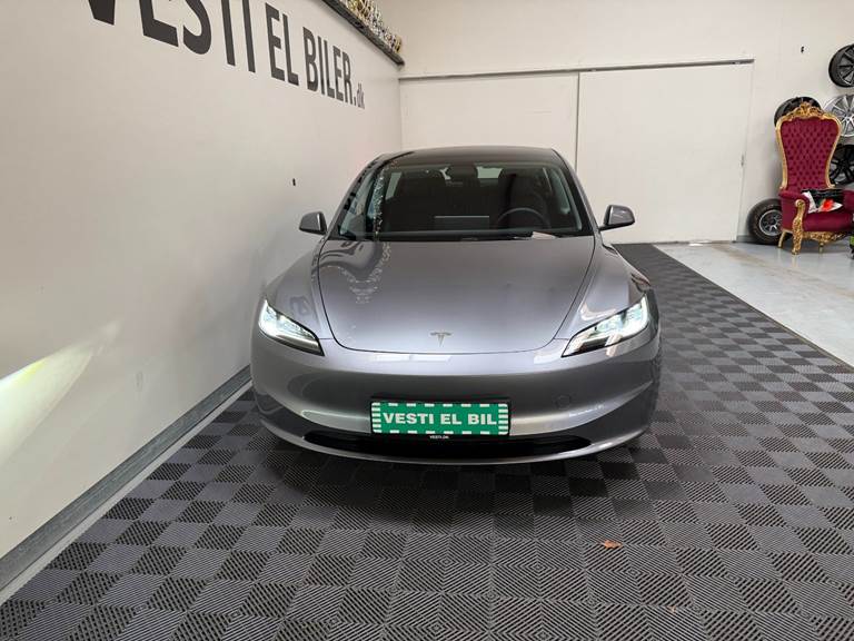 Tesla Model 3 RWD