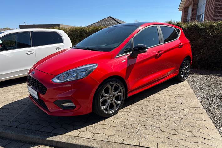Rød Ford Fiesta fra 2018