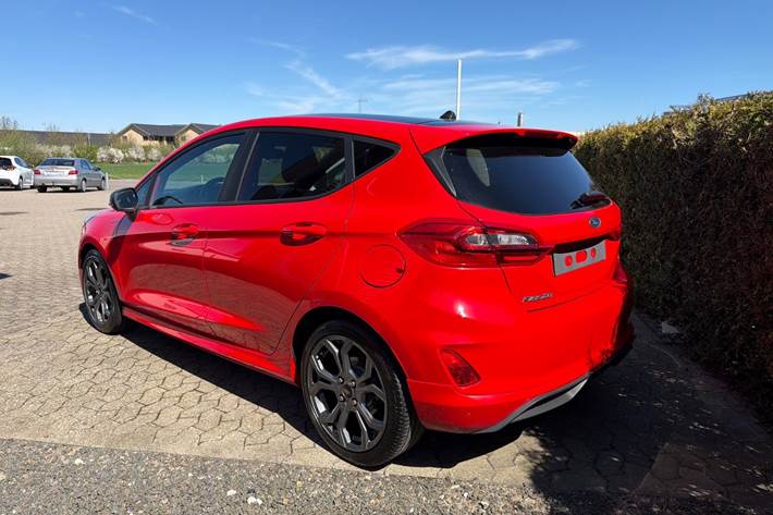Rød Ford Fiesta fra 2018