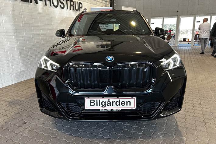 Sort BMW iX1 fra 2023