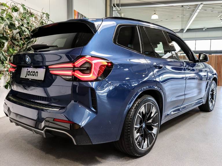 BMW iX3 Charged Plus M-Sport