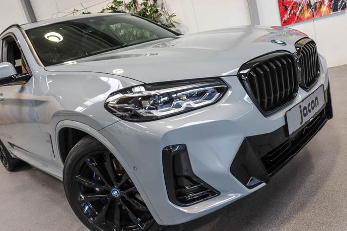 Grå BMW X3 fra 2023
