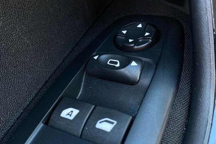 Hvid Peugeot 208 fra 2018