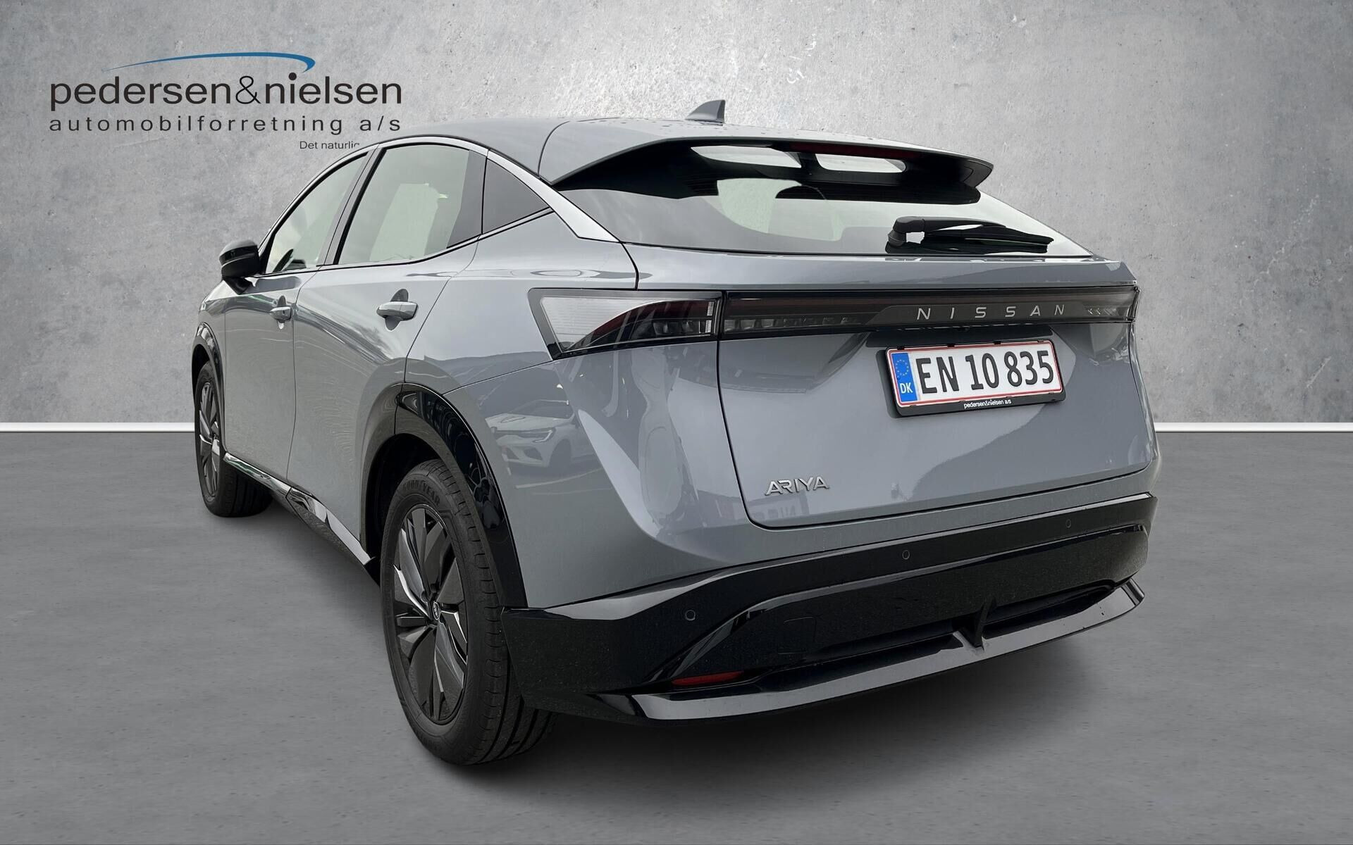 Grå Nissan Ariya fra 2024